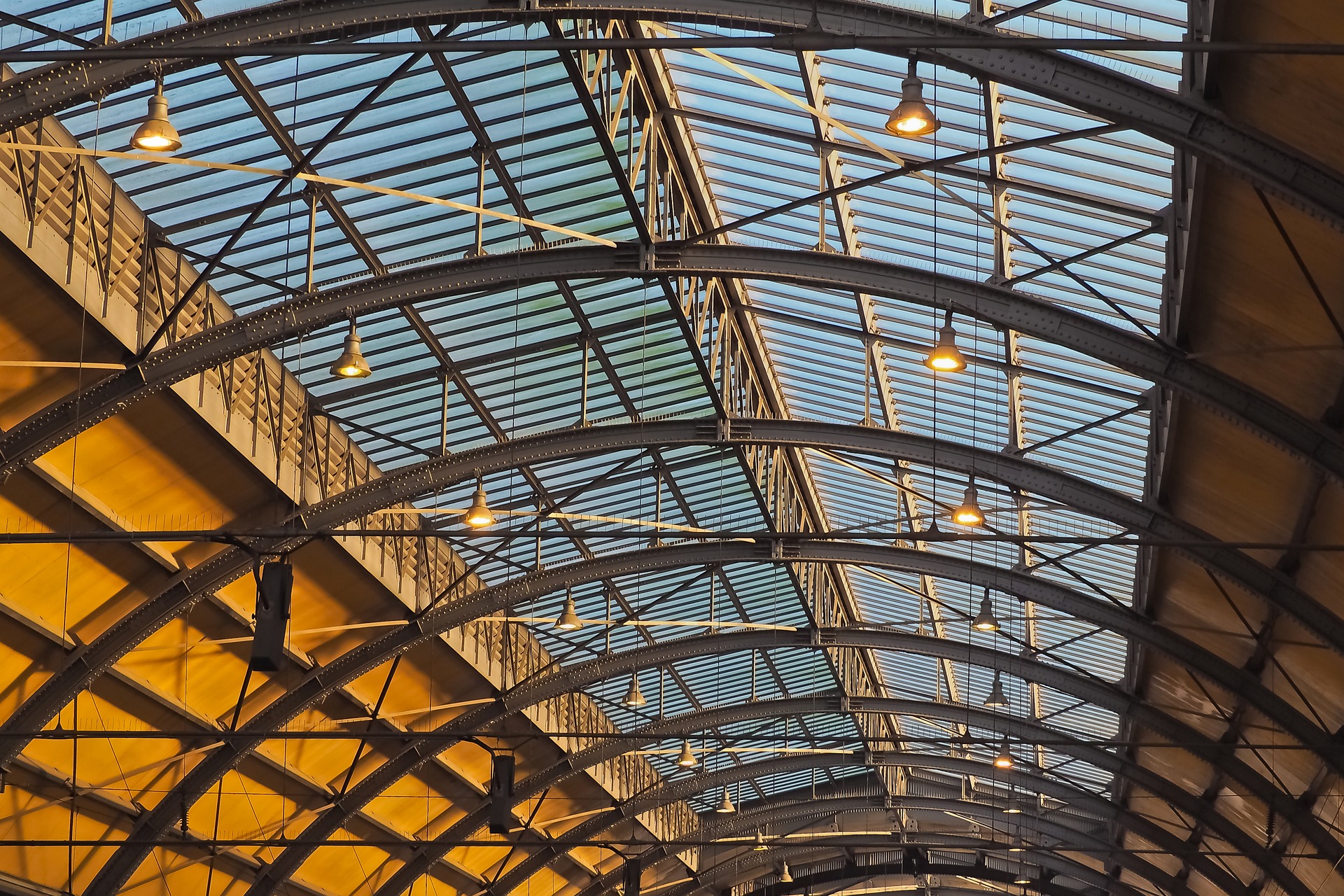 Nowoczesne rozwiązania w budownictwie: zalety i zastosowanie stalowych konstrukcji